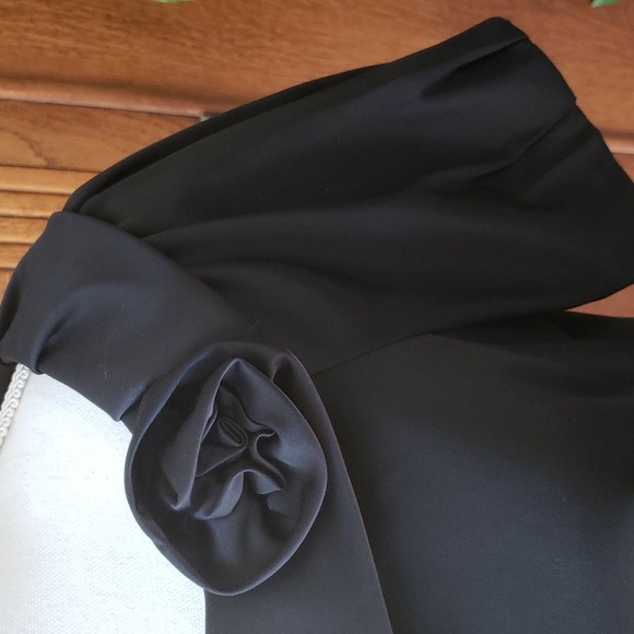 Beautifully detailed black Eci top - Picture 2 of 7